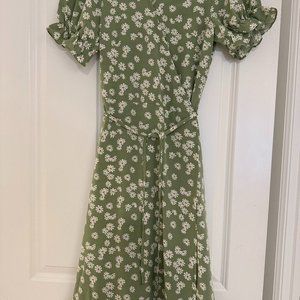Green summer dress size M